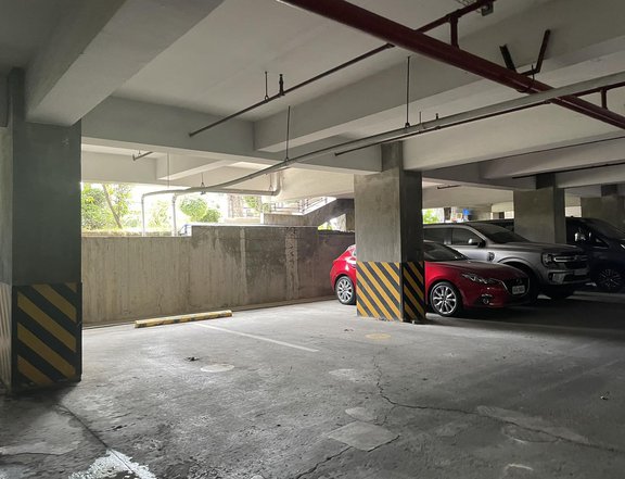 Parking Lot in Taguig City acacia estates