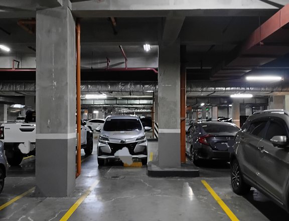 Rush sale!! Parking slot 12.5 sqm at MPlace condo