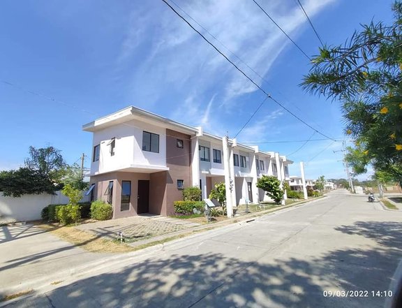 3BR Townhouse (Complete Finished) in Amaia Series Vermosa Imus Cavite