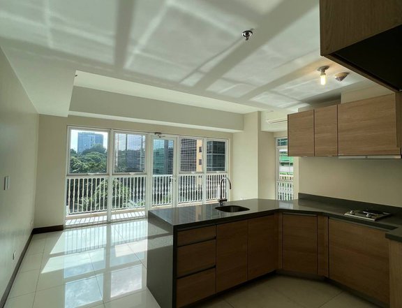 Rent to own 1BR Condo for sale in St. Mark Residences McKinley Hill