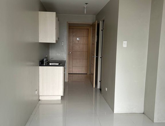 Condo For Sale RFO near DLSU and CSB