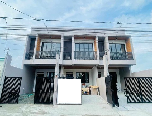 3-bedroom House For Sale in Las Pinas Metro Manila