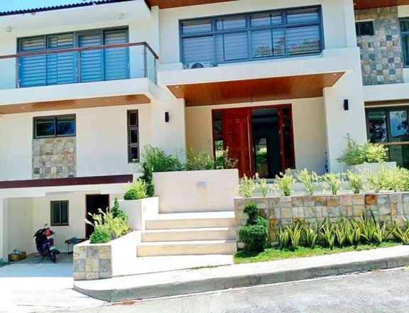 5-bedroom Single Detached House For Sale in Nasugbu Batangas