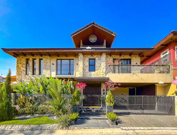 5 BR Portofino Heights House for Sale in Daang Hari Road, Las Pinas