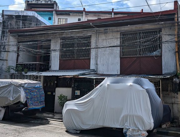 Old House and Lot For Sale in Mandaluyong