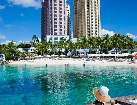Luxury Beach Penthouse 2 Bedrooms Condo Unit in Movenpick Resort & Towers