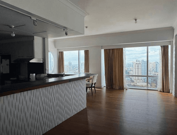 Raffles Residences 3 Spacious Unit Condo  For Sale in Makati