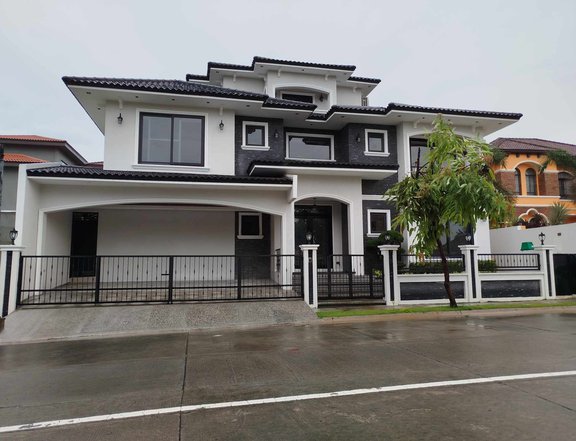 Luxurious Brandnew 5BR House with Swimming Pool For Sale in Portofino South Las Pinas Metro Manila