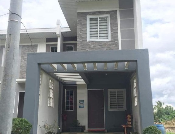 2 Story 2 Bedrooms for sale in Sto Tomas Batangas