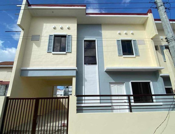 PASALO-LIPAT AGAD-3BEDROOM TOWNHOUSE-2 TOILET AND BATH