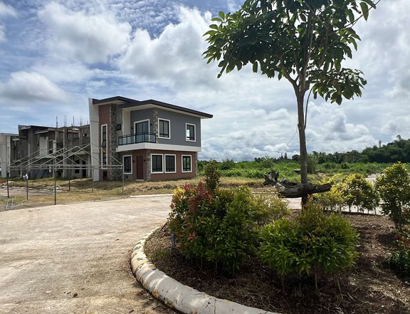 Affordable Lot in Mendez Cavite: LOT/HOUSE AND LOT