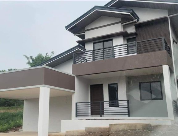 5-bedroom Single Detached House For Sale in Antipolo Rizal