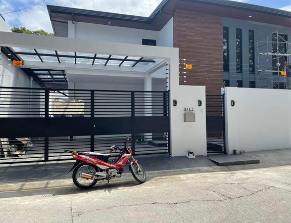 3-bedroom Single Detached House For Sale in Las Pinas Metro Manila