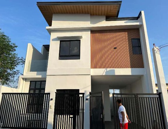 FOR SALE:  Two Storey House located at Tivoli Gardens Subd. Mawaque, Mabalacat City near Clark!!
