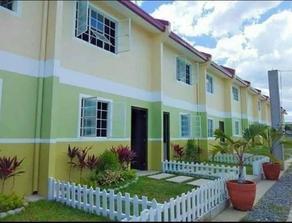3-bedroom Townhouse For Sale in Alaminos Laguna