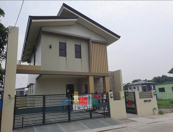 Ready for occupancy single detached house in Imus Cavite