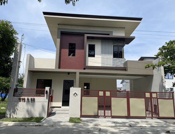 Brandnew 4-bedroom House For Sale in Grand Parkplace Imus Cavite