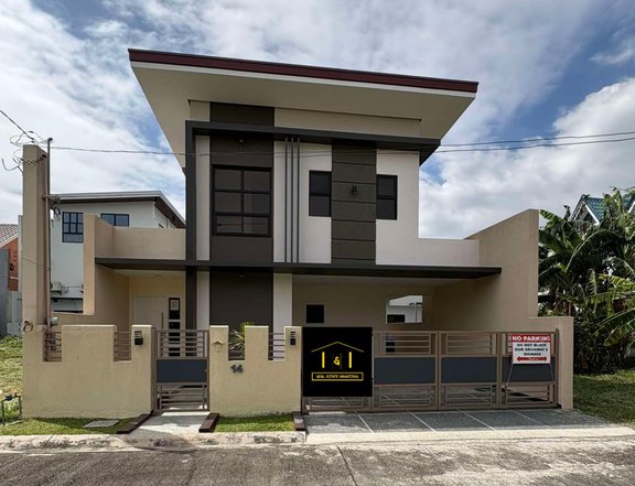 4 Bedrooms Single Detached in Parkplace Village Imus Cavite