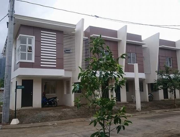 Towhouse with 3 bedroom and 2 bathroom