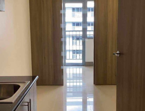 1BR with balcony For sale in Makati RFO Near Ayala ave.