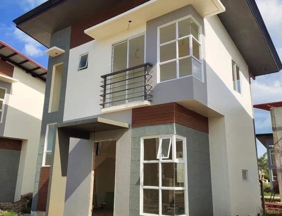 Velmiro House and lot located  in BACOLOD