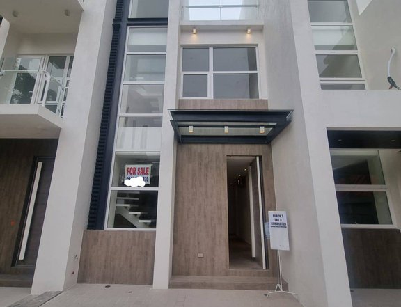 House for sale in Quezon City near St lukes