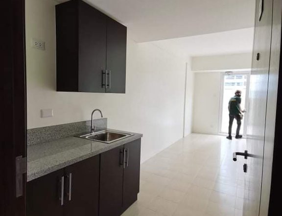 77SQM 2BR WITH PATIO RENT TO OWN CONDOFOR SALE IN MANDALUYONG