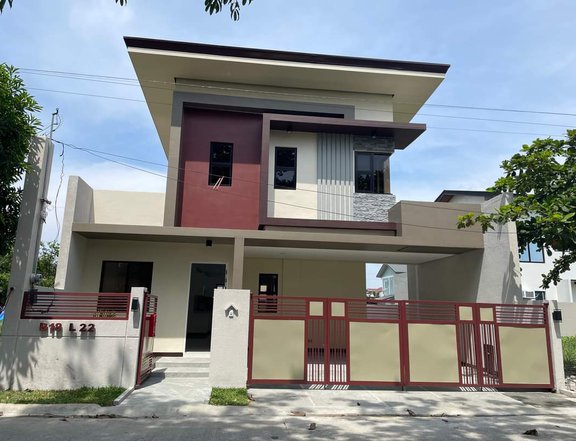 4-bedroom Single Detached House For Sale in Imus Cavite