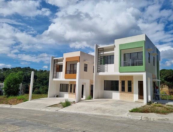 3BR Single Attached House For Sale in Antipolo Rizal - Corner Unit