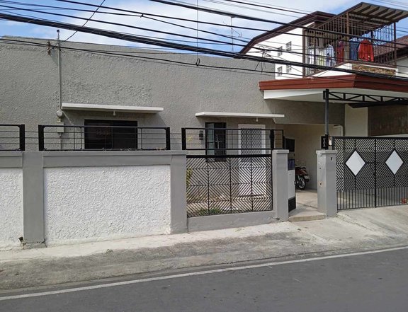 Newly RENOVATED 3 Bedroom House for rent in Las Pinas Metro Manila