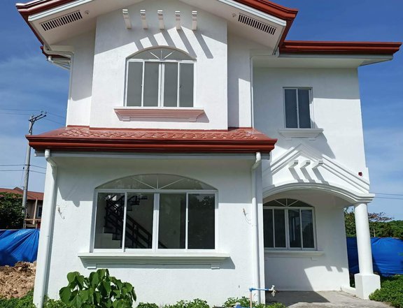 Single Detached House For Sale in PACIFIC GRAND VILLA LapuLapu Cebu