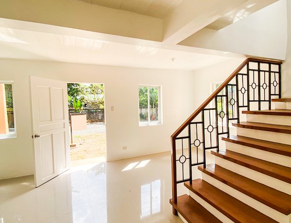 5 BR HOUSE AND LOT FOR SALE IN ILOILO