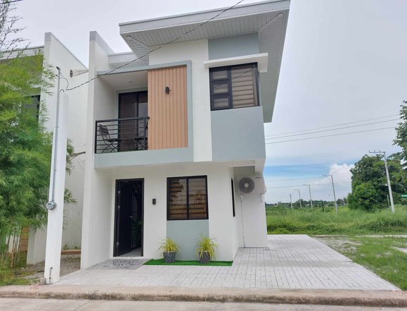 3 Bedroom Single Attached House and Lot in Mabalacat near SM Clark