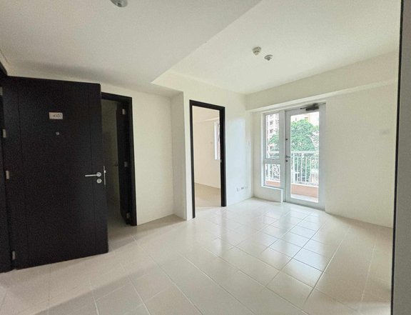 RUSH FOR SALE CONDO 3 BEDROOM w/ Balcony 58sqm in Pasig - 30K monthly! FREE AIRCON RESERVE NOW!