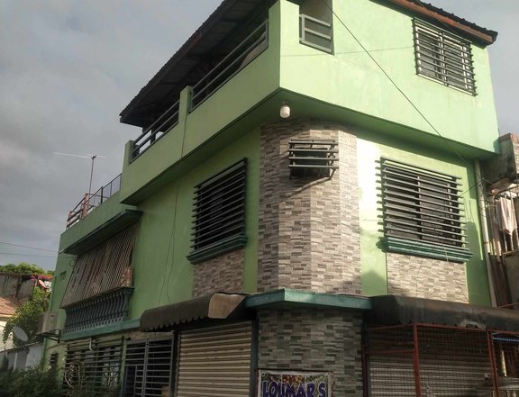 82sqm lot area 4Bedrooms 3 storey House For Sale In Imus Cavite
