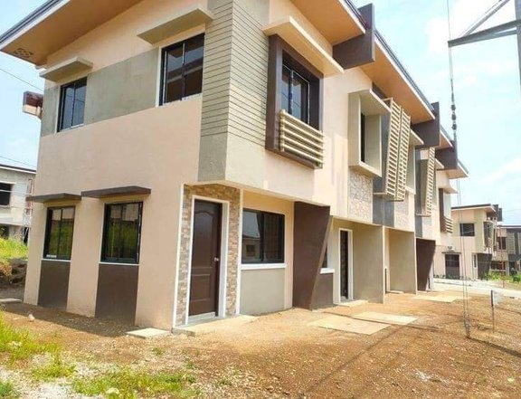 rfo townhouse, 3bedrooms, 1toilet and bath, with carport