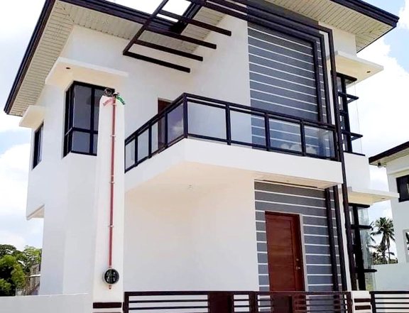 House and lot at Pallocan East Batangas City, 3 to 5 bedrooms
