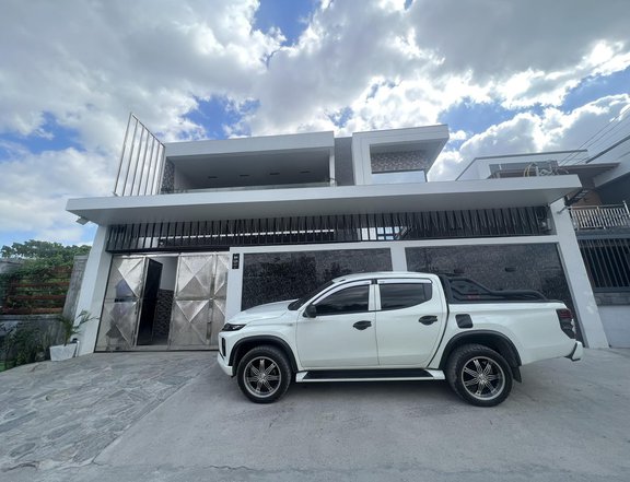 6-bedroom House For Sale with Ford Ranger Mabalacat Pampanga