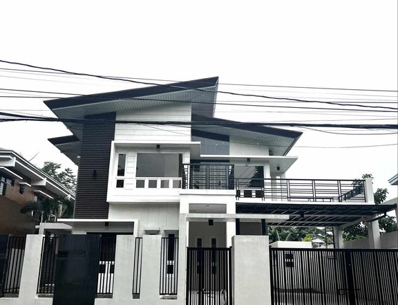 4-bedroom Single Detached House For Sale in Sun Valley Subd., Paranaque Metro Manila