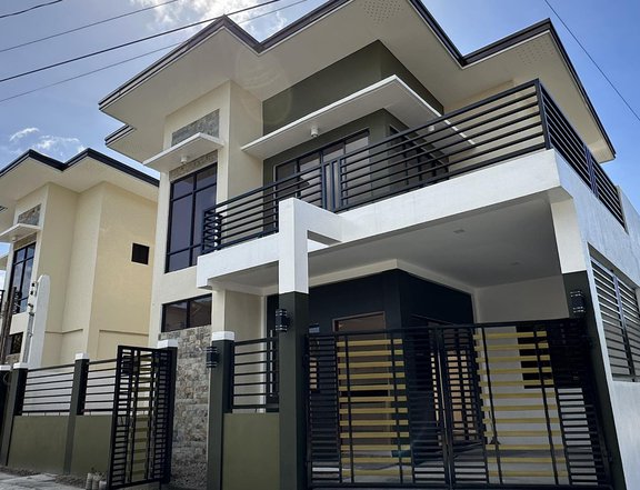 4-bedroom Single Attached House For Sale in Bacolod Negros Occidental