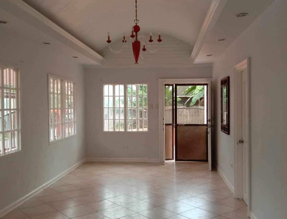 3-bedrooms Bungalow House & Lot for Sale in Ward 2, Minglanilla, Cebu