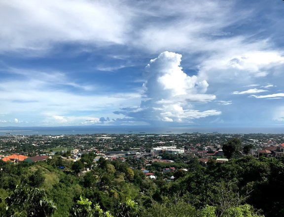 351 sqm Overlooking Seaview Lot For Sale in Talisay Cebu