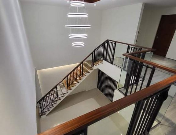 4-bedroom Duplex / Twin House For Sale in Las Piñas Metro Manila