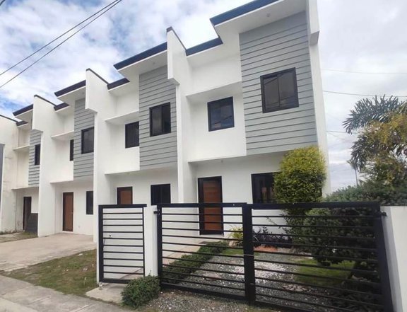 2 bedroom townhouse in Brgy Cabuco Trece Martires Cavite