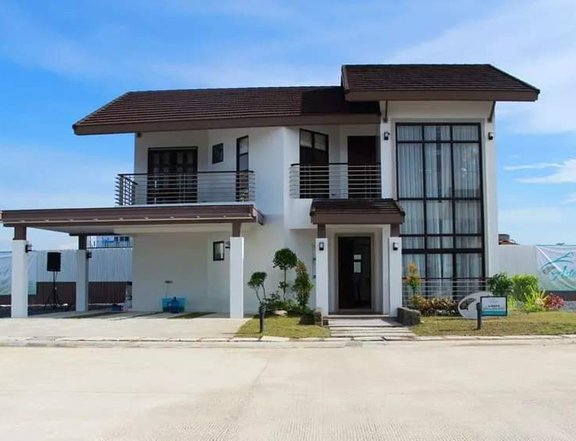 225 sqm 4-bedroom Beach Property For Sale in Mactan Lapu-Lapu Cebu