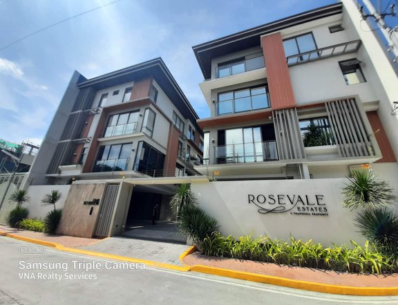 FOR SALE! 4 Bedroom and 3 Car Garage Townhouse IN PACO MANILA