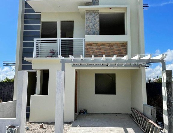 3-bedrooms townhouse TAMBO LIPA CITY Bloomfield Homes Section 1