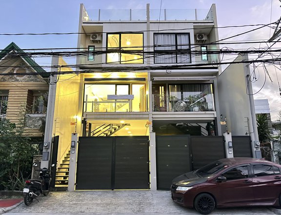 Modern Luxury Townhouse with Roofdeck for Sale in Project 2 ,QC