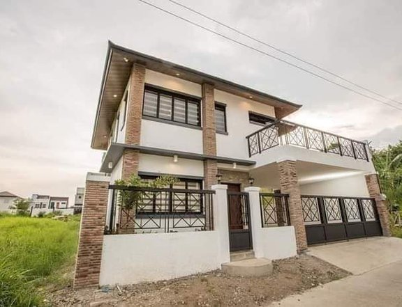 Modern Classic house and lot in lipa city