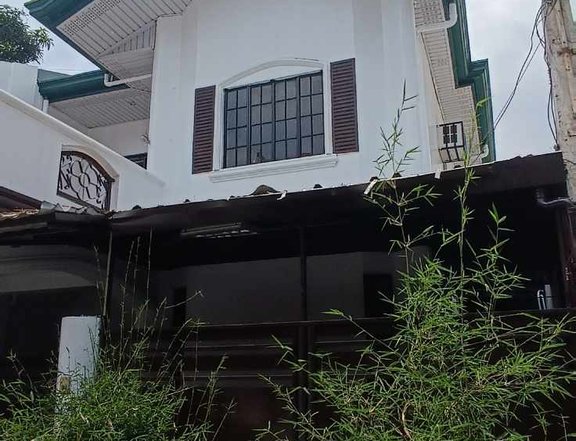 4bedroom Well-maintained House and Lot For sale in Greenwoods Cainta